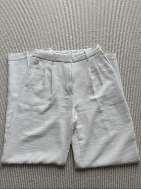 Wilfred White The Effortless Pant — Clean White Waistband Detail